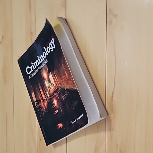 Criminology A Canadian Perspective 8th edition College University Textbook - Picture 3 of 5